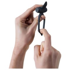 B SWISH Bcharmed - inel vibrator pentru penis (negru)