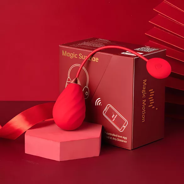 Magic Motion Sundae - ou vibrator purtabil controlat prin aplicație (roșu)